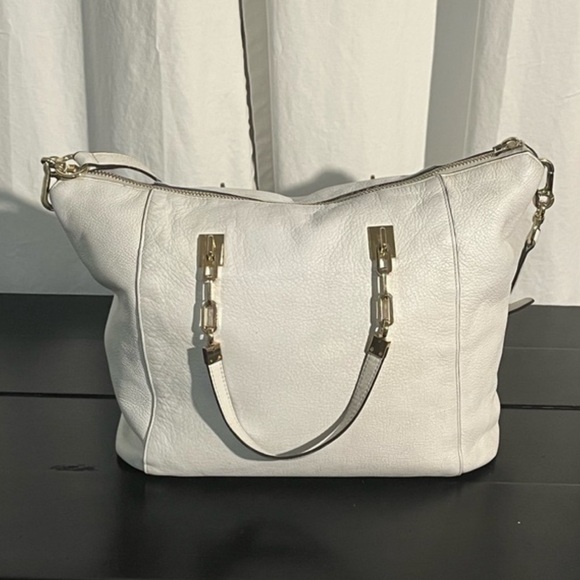 Henri Bendel 100% Pebbled Leather  Shoulder Bag Gold Accents White w HB Dustbag - Picture 5 of 17